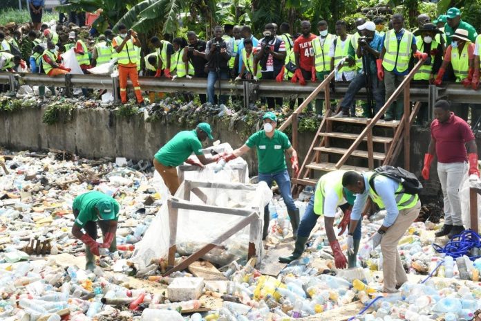 26819-protection-de-lenvironnement-boissons-du-cameroun-recommande-le-verre-comme-solution-perenne-contre-la-pollution-plastique